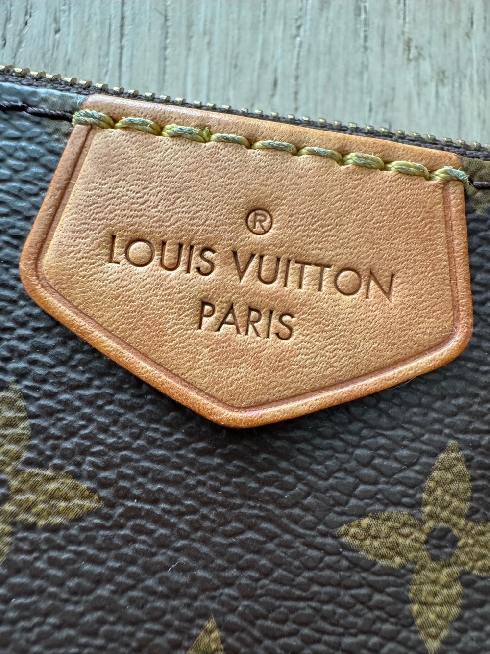 Louis Vuitton Monogram Multi-Pochette Accessoires in Brown with Green Strap - Picture 3 of 10